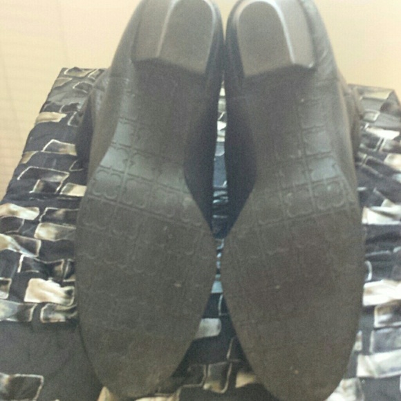 Boots - Picture 4 of 4